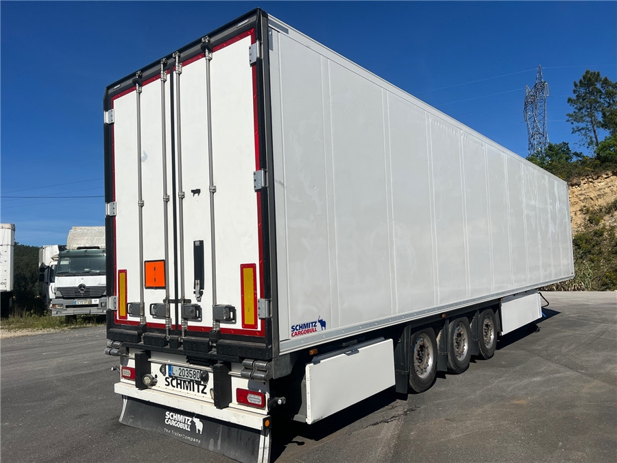 SCHMITZ CARGOBULL SCB-S3B - Refrigerator semi-trailer: picture 1 SCHMITZ CARGOBULL SCB-S3B - Refrigerator semi-trailer: picture 1
