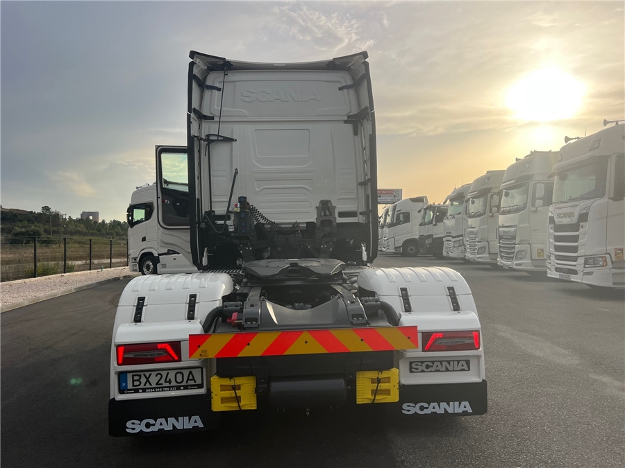 Scania S590 V8 / FULL AIR - Tractor unit: picture 5 Scania S590 V8 / FULL AIR - Tractor unit: picture 5