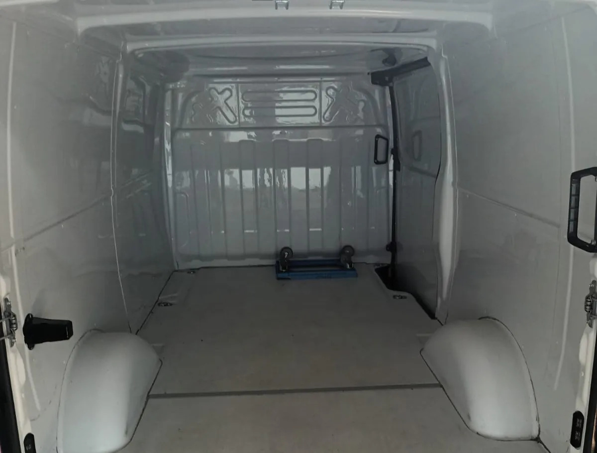 IVECO DAILY 35C14 L1H1 CNG METANO 3.0 - Panel van: picture 2 IVECO DAILY 35C14 L1H1 CNG METANO 3.0 - Panel van: picture 2