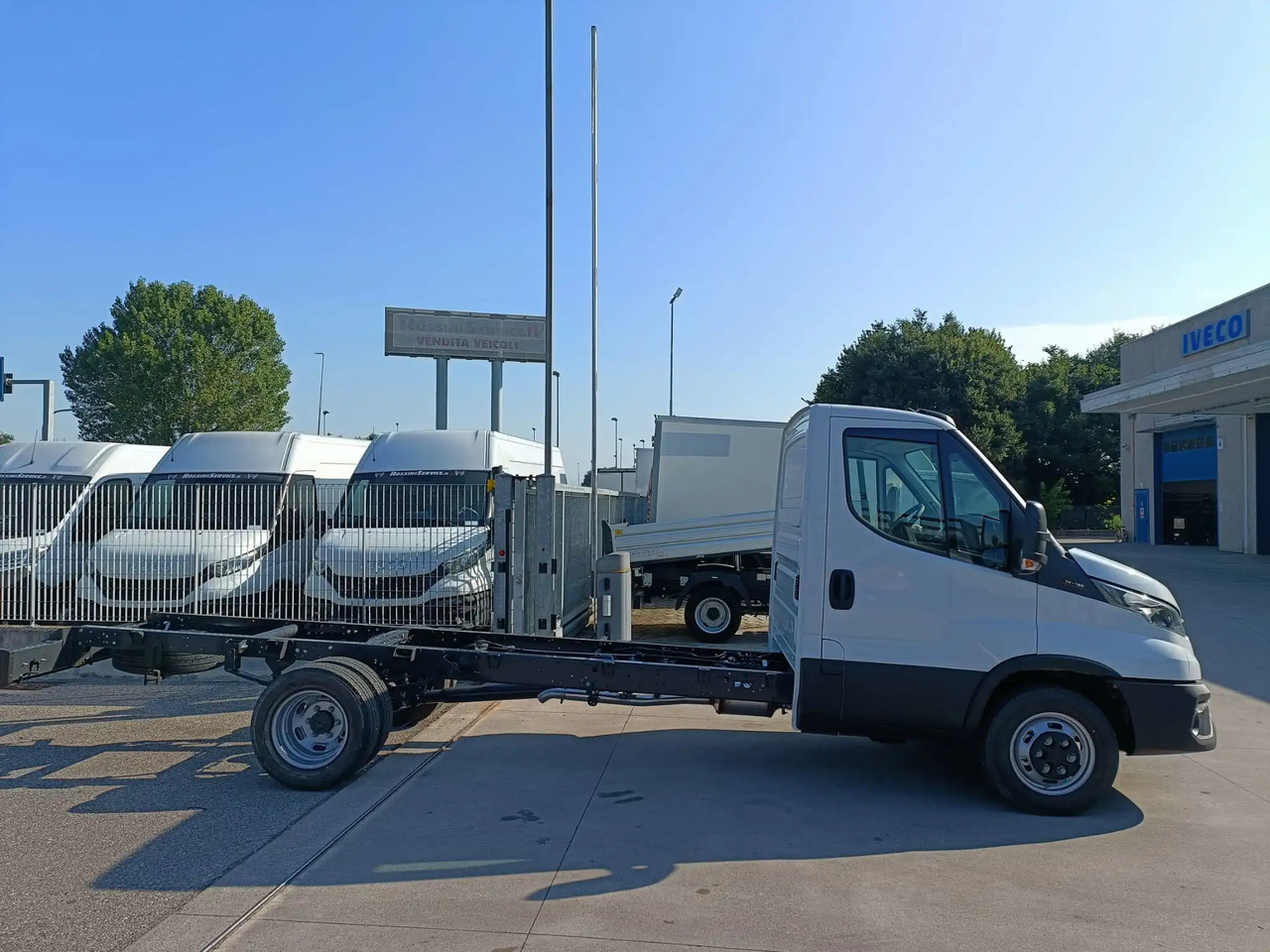 IVECO DAILY 60C18 A TELAIO KM 0 - Cab chassis truck: picture 4 IVECO DAILY 60C18 A TELAIO KM 0 - Cab chassis truck: picture 4
