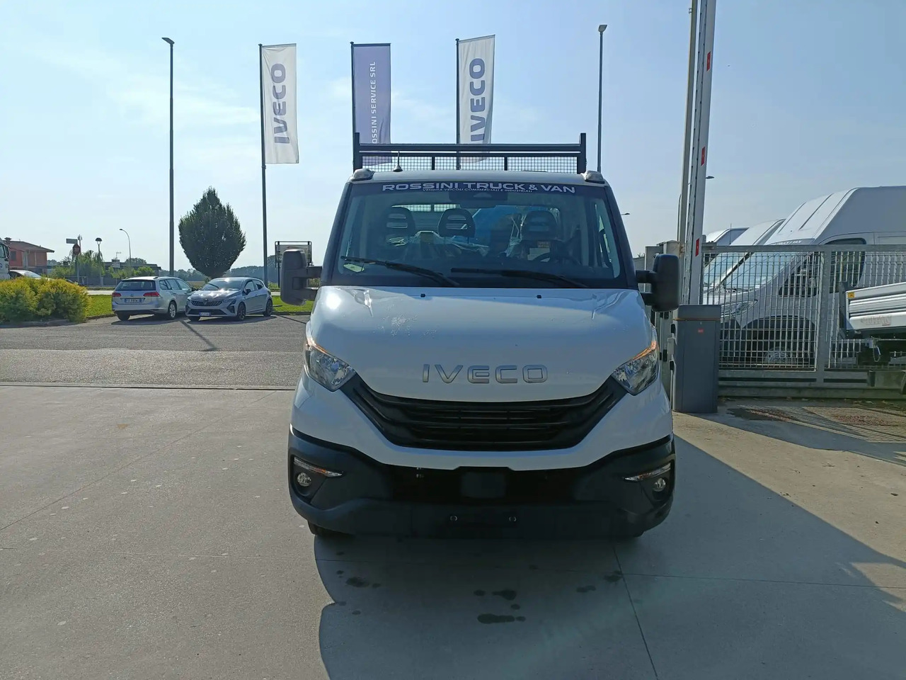 IVECO DAILY 60C18 RIBALTABILE CON GRU - Tipper: picture 1 IVECO DAILY 60C18 RIBALTABILE CON GRU - Tipper: picture 1