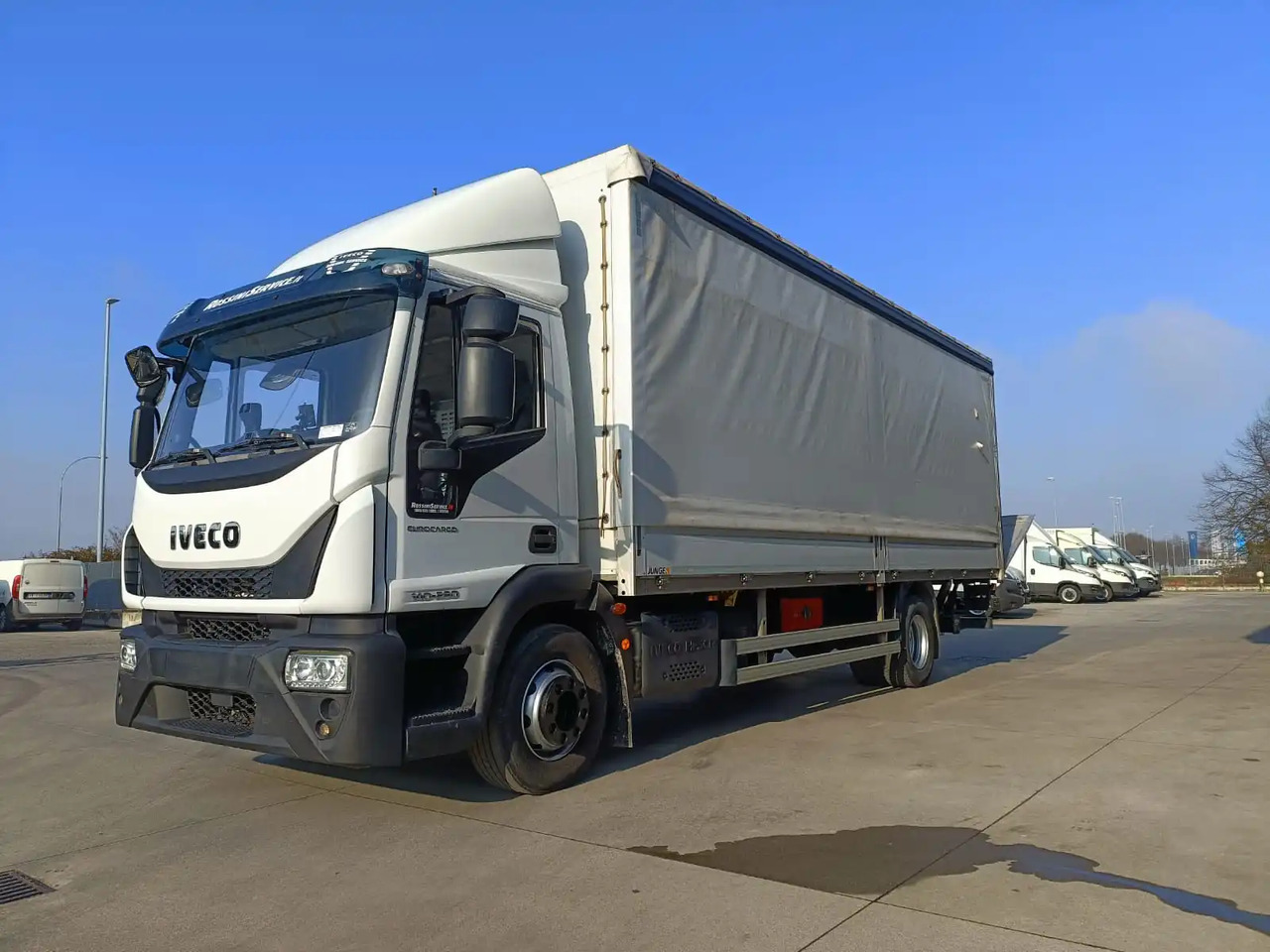 IVECO EUROCARGO 140E28P - Curtainsider truck: picture 2 IVECO EUROCARGO 140E28P - Curtainsider truck: picture 2