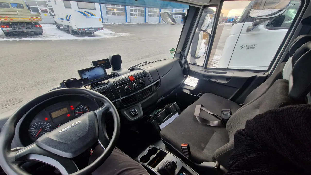 IVECO EUROCARGO 75E19P - Curtainsider truck: picture 4 IVECO EUROCARGO 75E19P - Curtainsider truck: picture 4