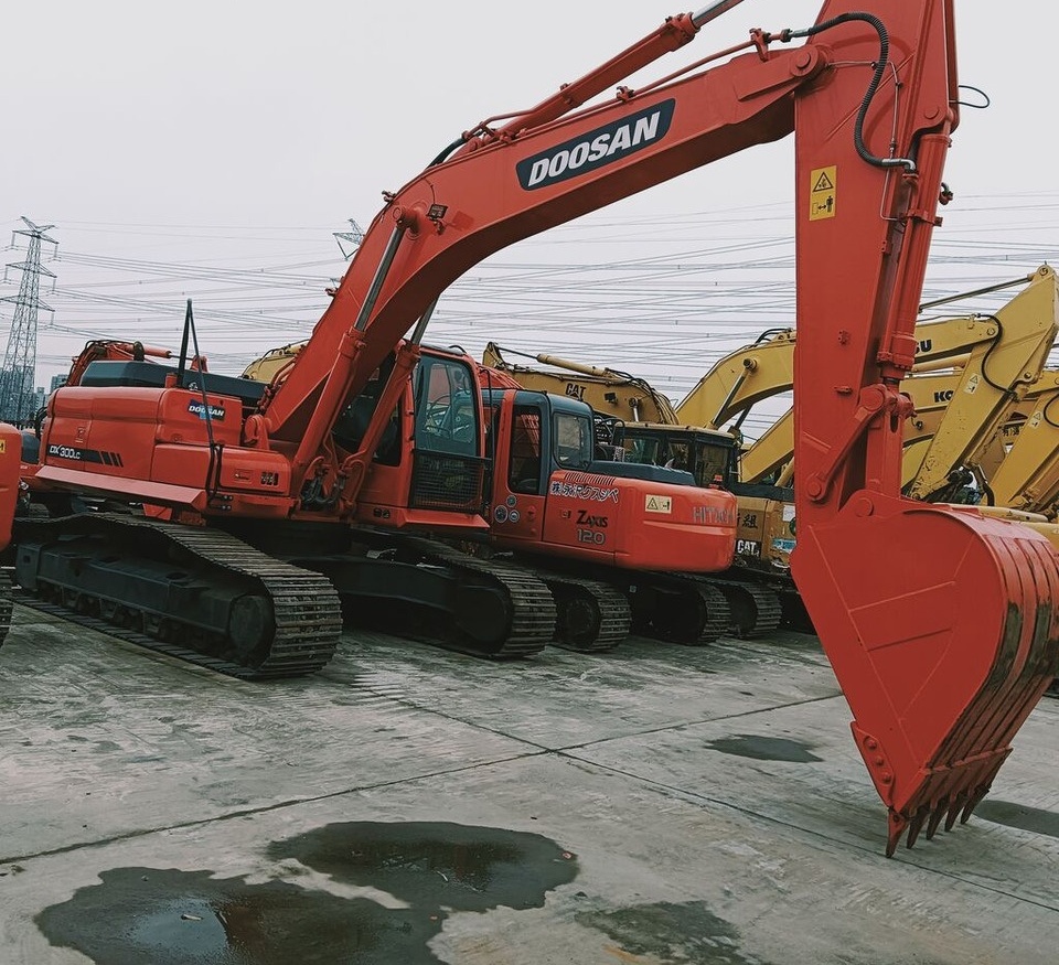 Doosan DX300 - Crawler excavator: picture 4 Doosan DX300 - Crawler excavator: picture 4