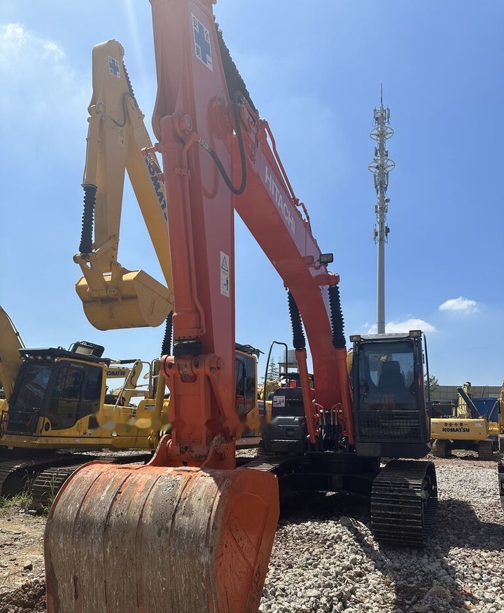 Hitachi ZX200 - Crawler excavator: picture 2 Hitachi ZX200 - Crawler excavator: picture 2