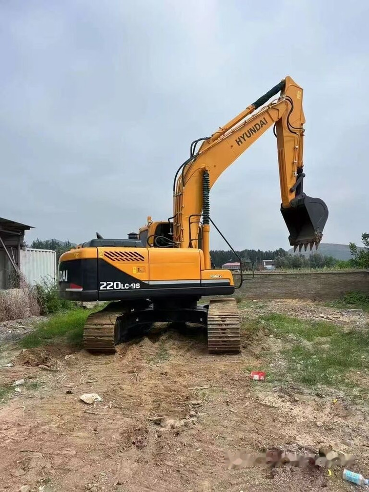 Hyundai 220LC-9 - Crawler excavator: picture 1 Hyundai 220LC-9 - Crawler excavator: picture 1