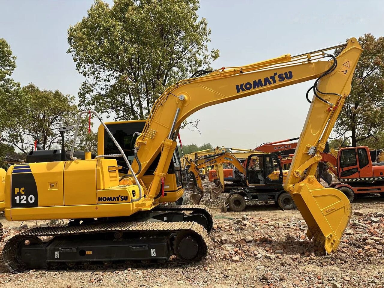 Komatsu PC120-8 - Crawler excavator: picture 4 Komatsu PC120-8 - Crawler excavator: picture 4