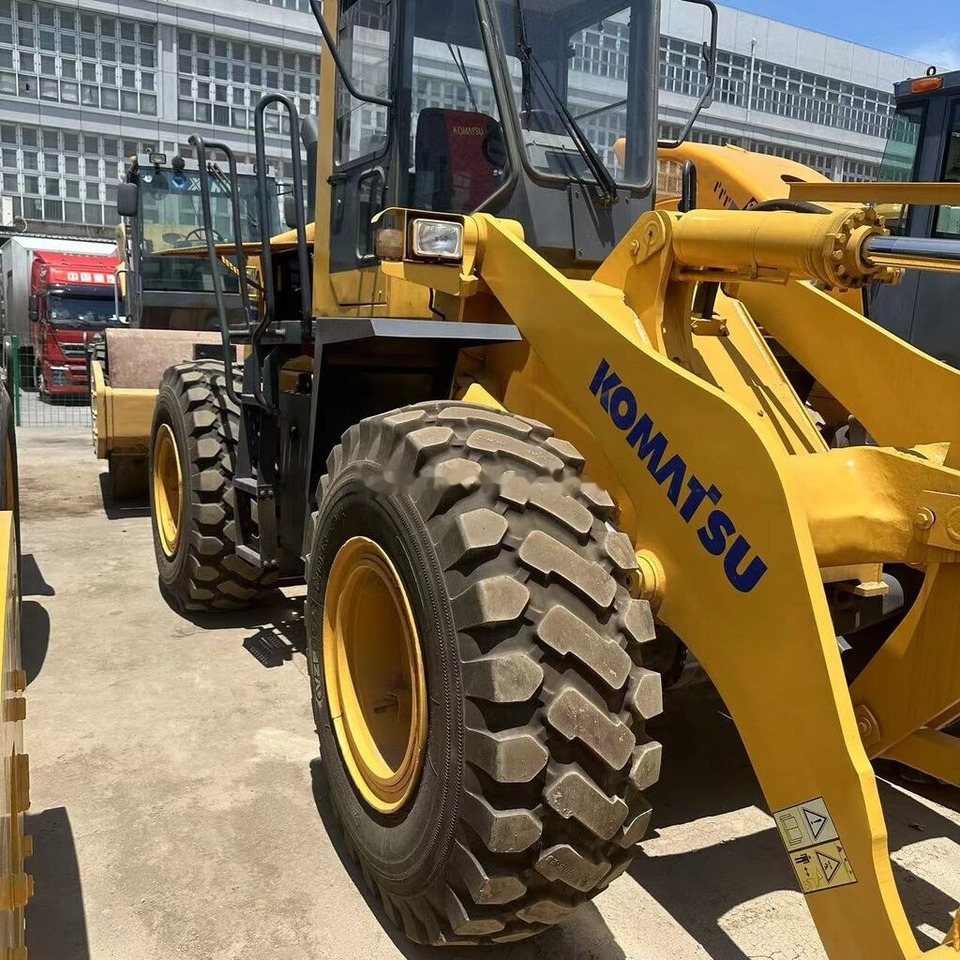 Komatsu WA320 - Wheel loader: picture 5 Komatsu WA320 - Wheel loader: picture 5