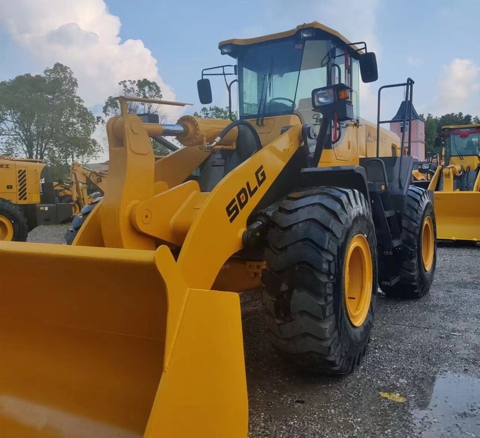 SDLG L958F - Wheel loader: picture 2 SDLG L958F - Wheel loader: picture 2