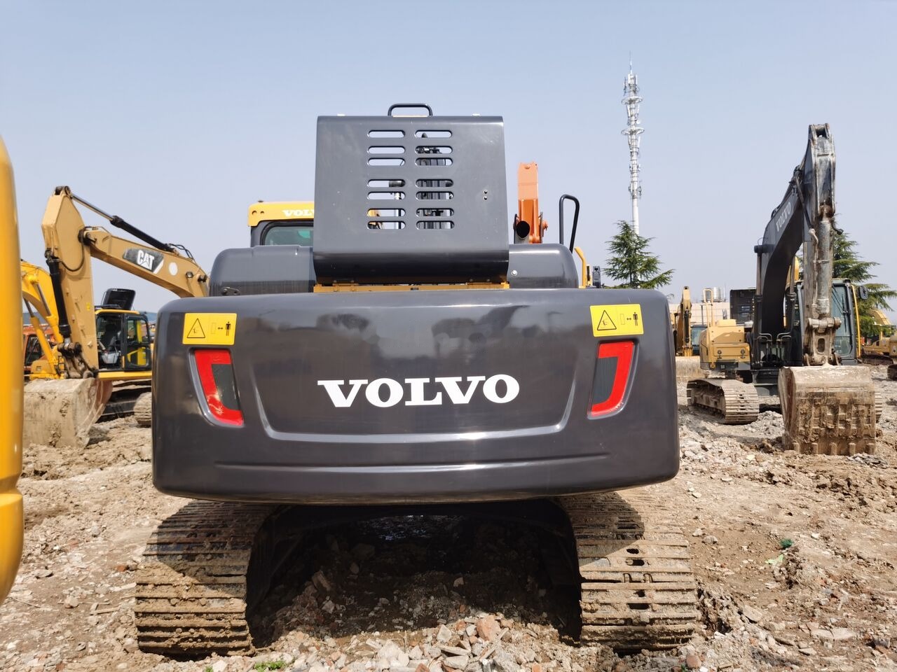 Volvo EC220 - Crawler excavator: picture 2 Volvo EC220 - Crawler excavator: picture 2