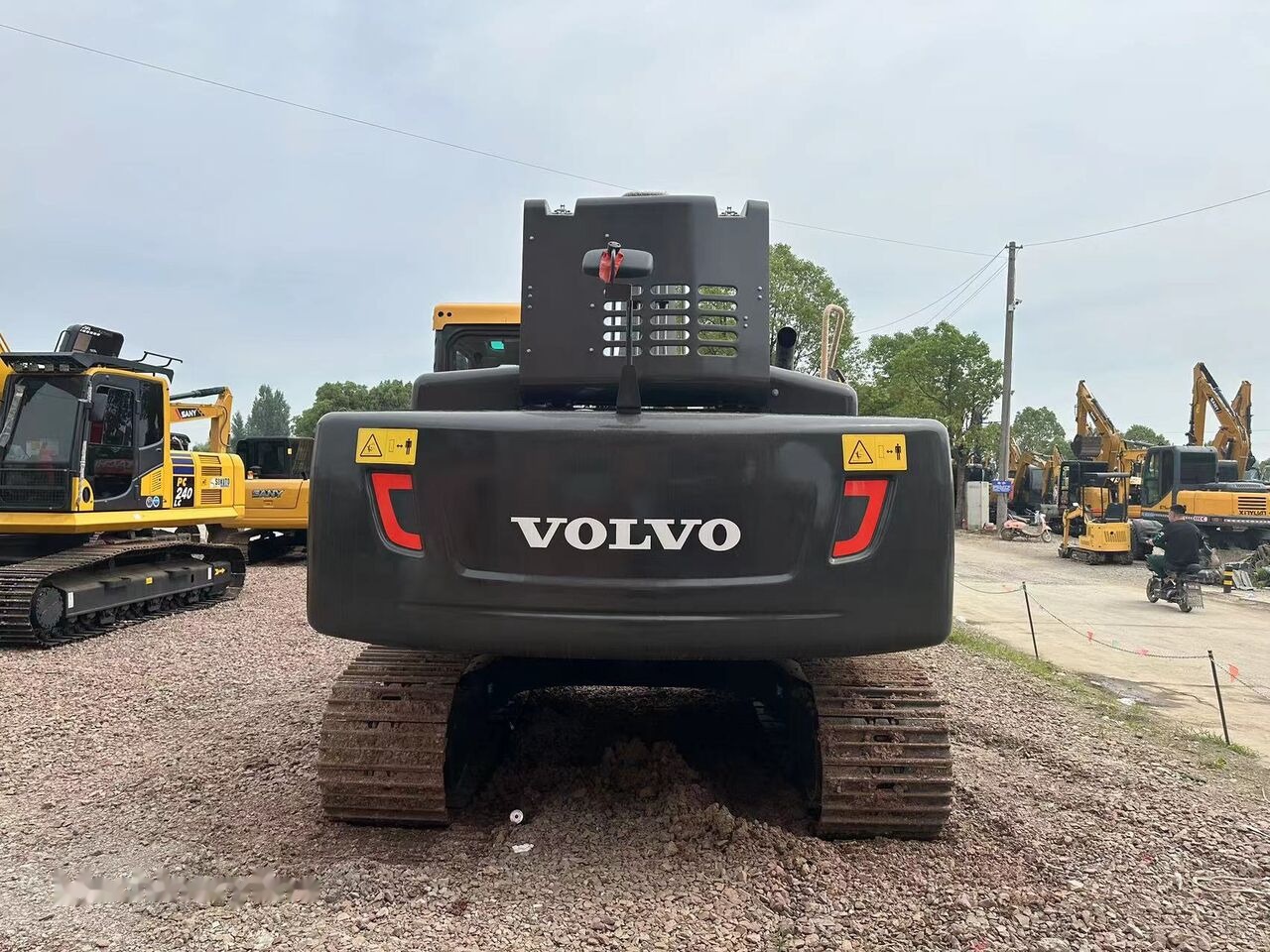 Volvo EC240 - Crawler excavator: picture 4 Volvo EC240 - Crawler excavator: picture 4
