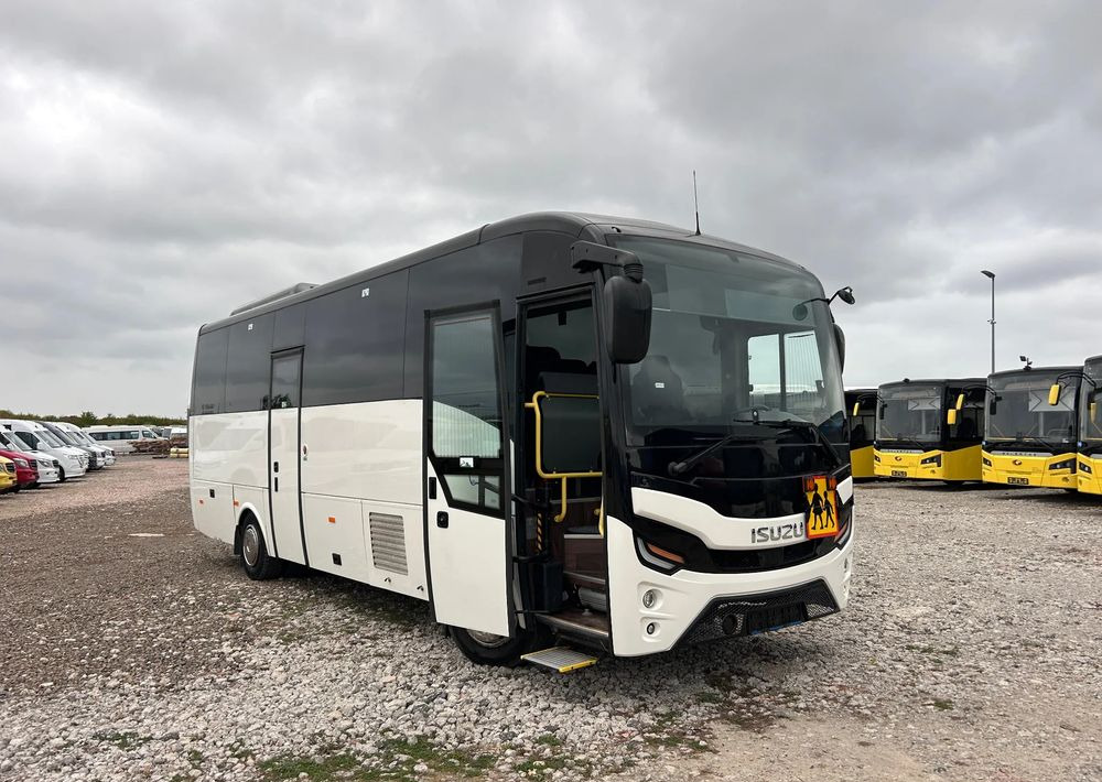 Isuzu Grand Toro - Coach: picture 1 Isuzu Grand Toro - Coach: picture 1