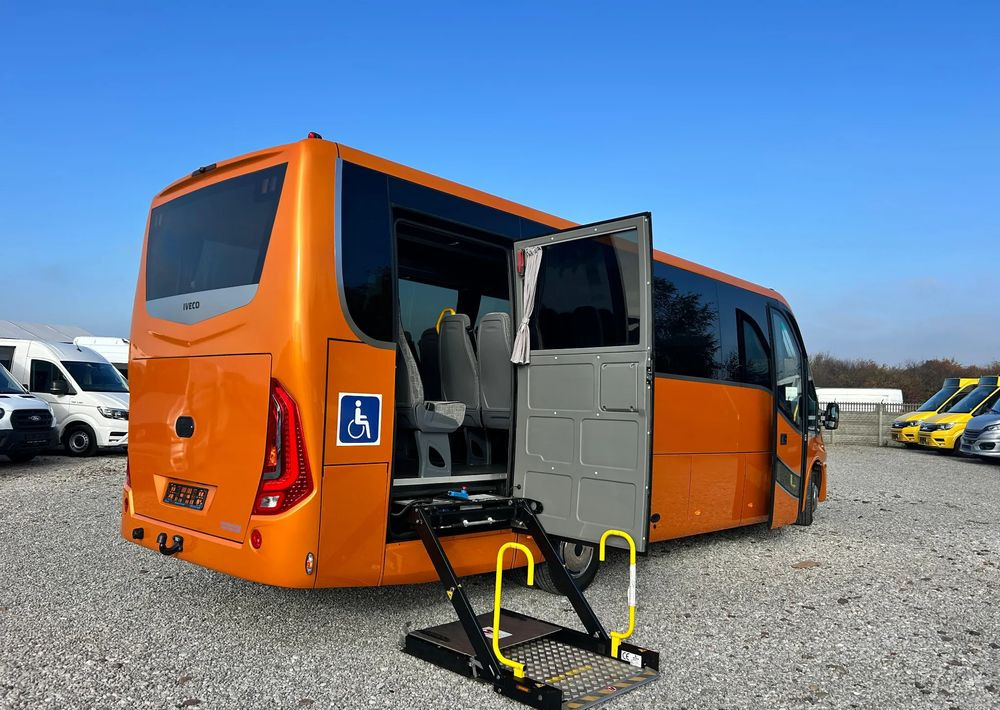 Iveco Daily - Suburban bus: picture 1 Iveco Daily - Suburban bus: picture 1