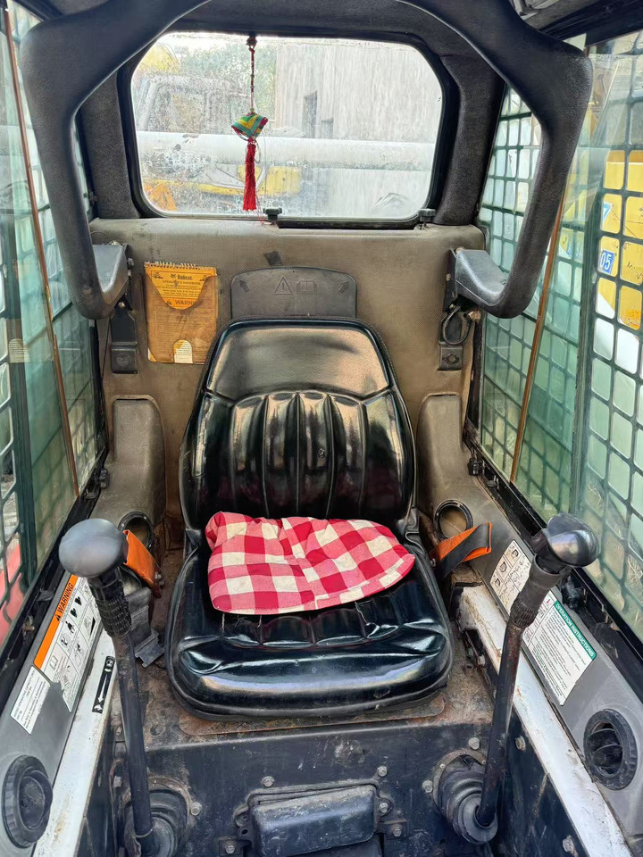 BOBCAT S185 - Skid steer loader: picture 4 BOBCAT S185 - Skid steer loader: picture 4