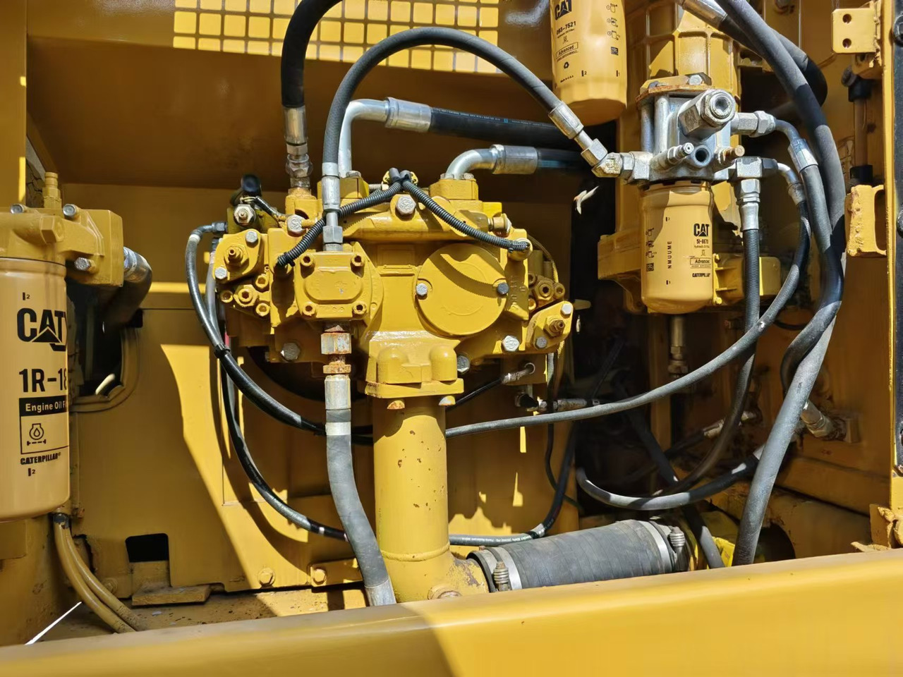 CAT 330D2 - Crawler excavator: picture 4 CAT 330D2 - Crawler excavator: picture 4