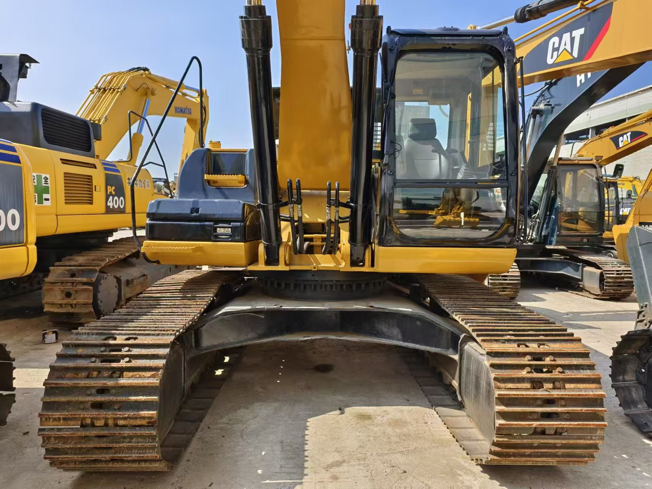 CAT 330D2 - Crawler excavator: picture 2 CAT 330D2 - Crawler excavator: picture 2