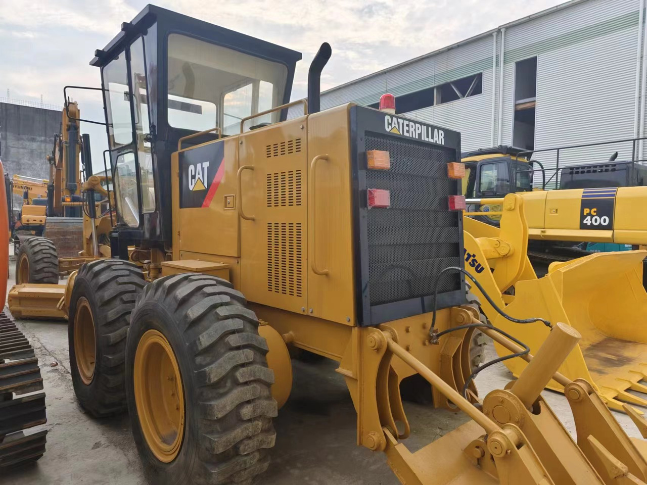CATERPILLAR 140H - Grader: picture 4 CATERPILLAR 140H - Grader: picture 4