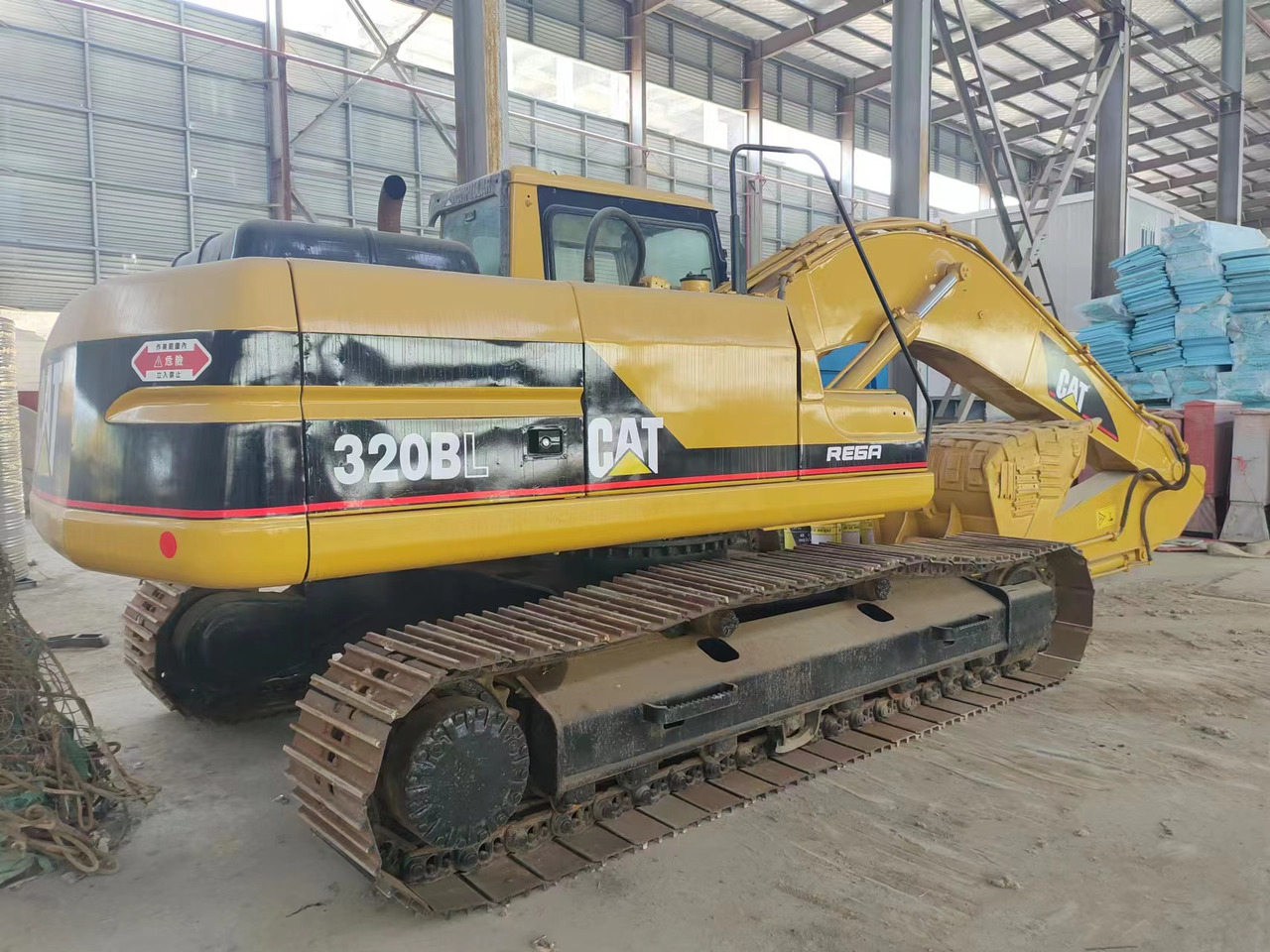CATERPILLAR 320BL - Crawler excavator: picture 1 CATERPILLAR 320BL - Crawler excavator: picture 1