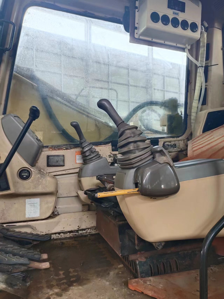 CATERPILLAR 320BL - Crawler excavator: picture 3 CATERPILLAR 320BL - Crawler excavator: picture 3
