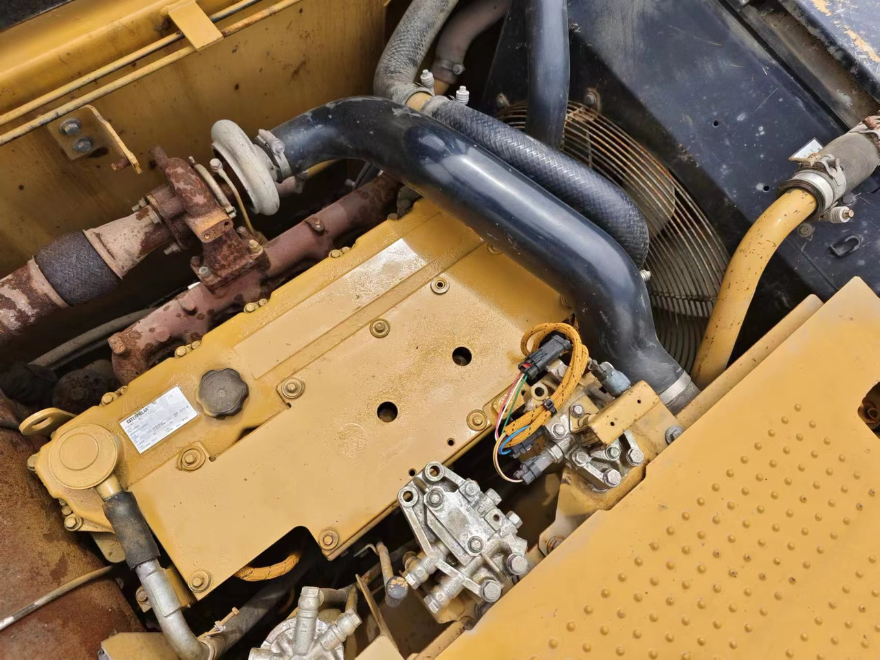 New Crawler excavator CATERPILLAR CAT 320D2: picture 6