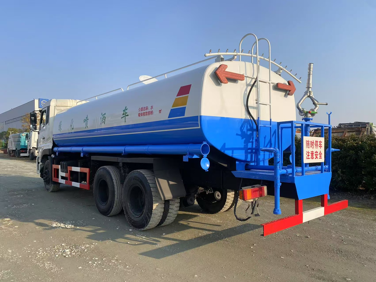 DONGFENG 20000L water truck Sprinkler - Tank truck: picture 3 DONGFENG 20000L water truck Sprinkler - Tank truck: picture 3