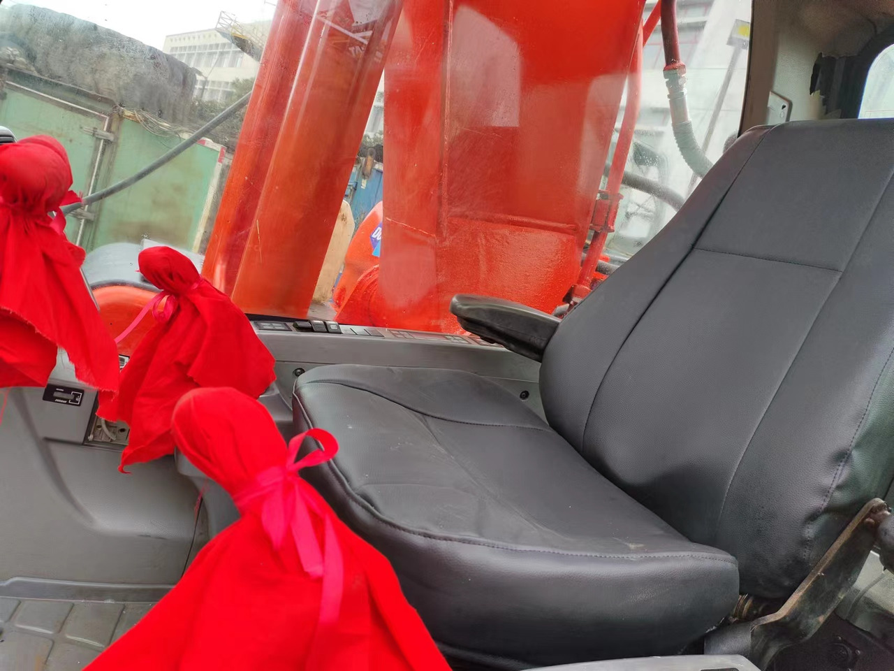 DOOSAN DX225LCA - Crawler excavator: picture 4 DOOSAN DX225LCA - Crawler excavator: picture 4