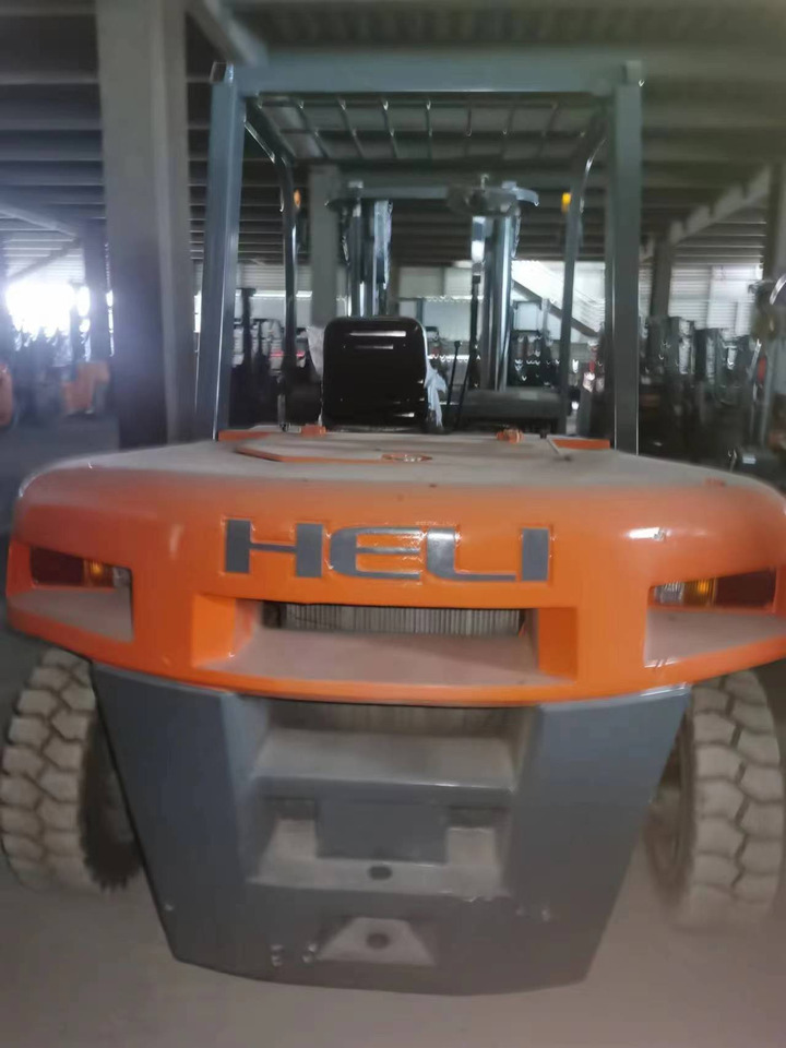 HELI 70 DIESEL FORKLIFT 7TON - Diesel forklift: picture 2 HELI 70 DIESEL FORKLIFT 7TON - Diesel forklift: picture 2