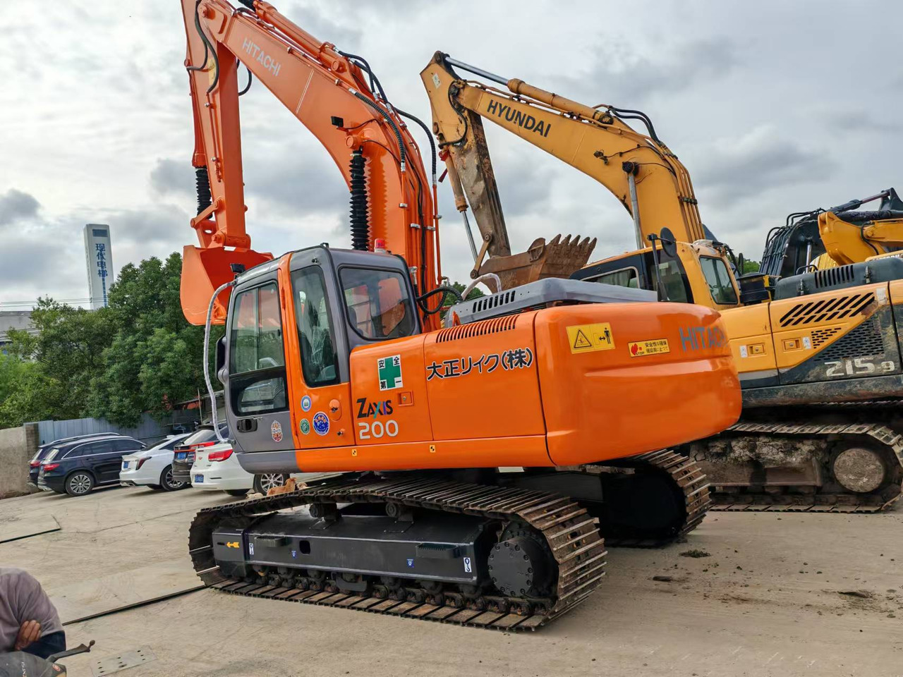 HITACHI ZX200 - Crawler excavator: picture 1 HITACHI ZX200 - Crawler excavator: picture 1