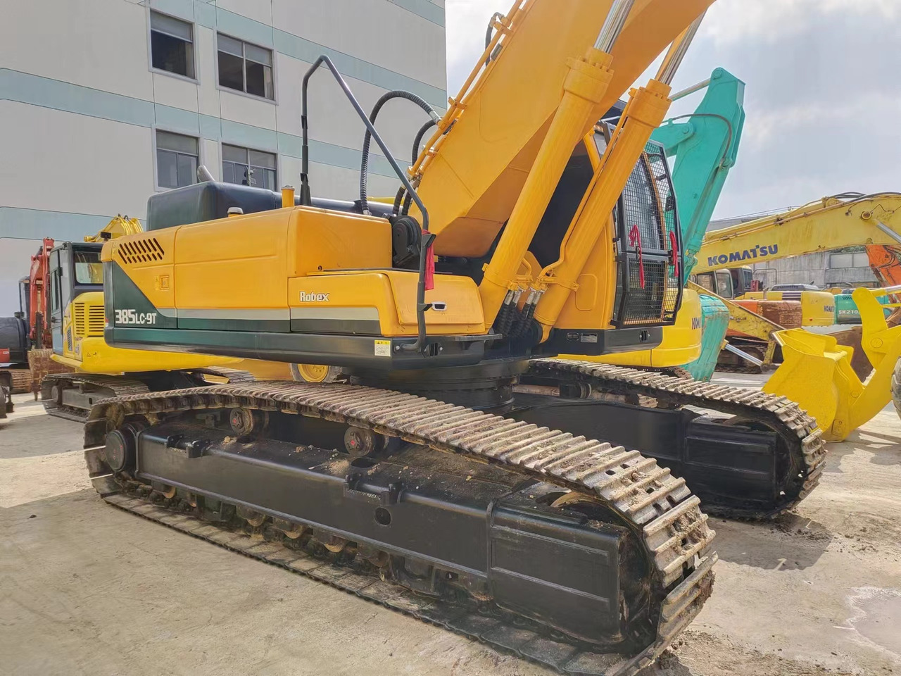 HYUNDAI R385LC-9T R305 R220 - Crawler excavator: picture 4 HYUNDAI R385LC-9T R305 R220 - Crawler excavator: picture 4