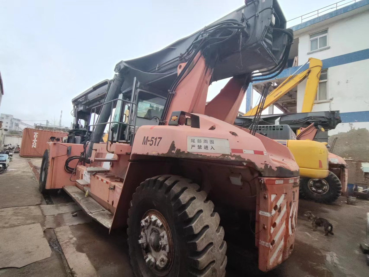 KARMAL DRF450 - Reach stacker: picture 1 KARMAL DRF450 - Reach stacker: picture 1