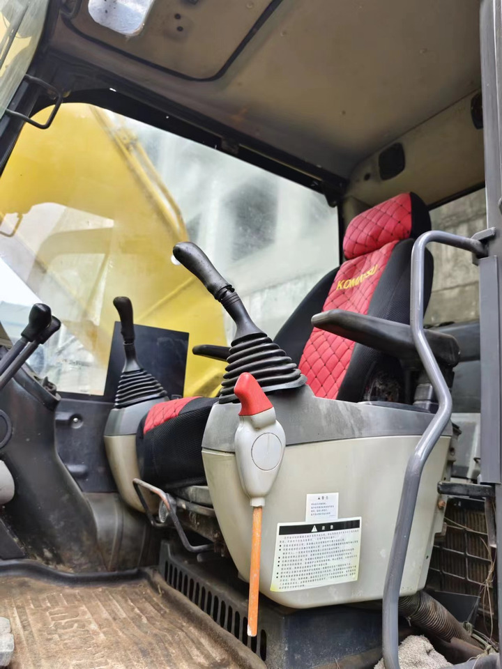 KOMATSU PC200-8 - Crawler excavator: picture 3 KOMATSU PC200-8 - Crawler excavator: picture 3