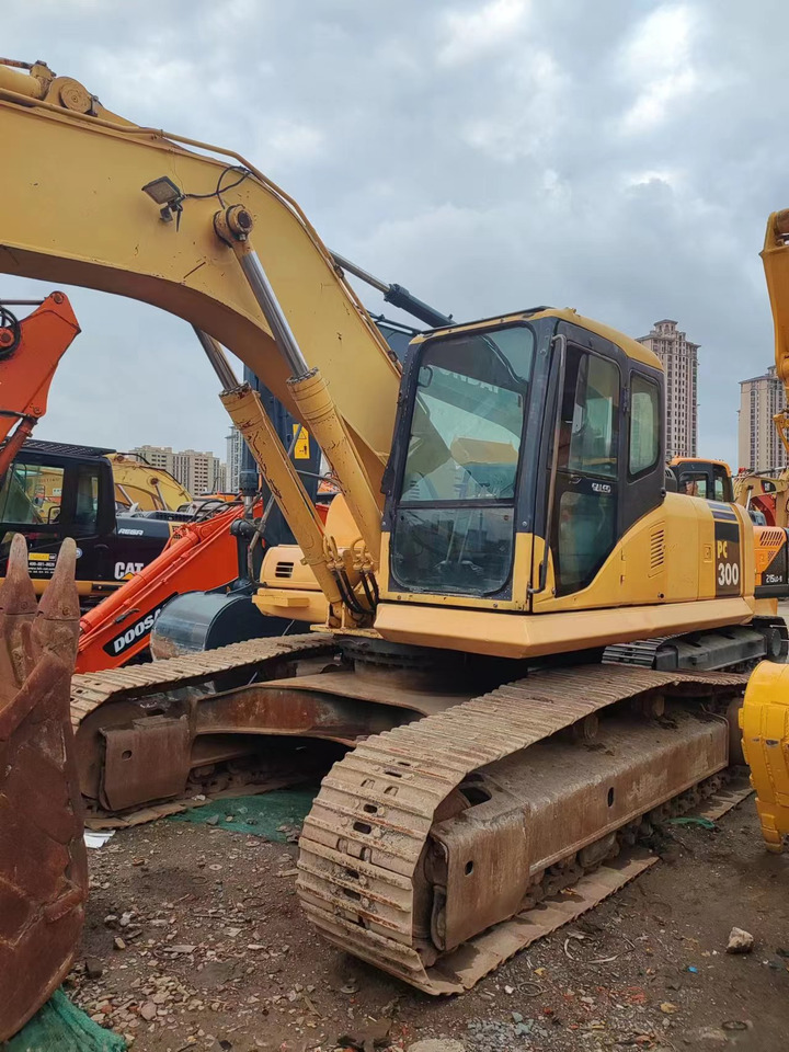 KOMATSU PC300-7 - Crawler excavator: picture 4 KOMATSU PC300-7 - Crawler excavator: picture 4