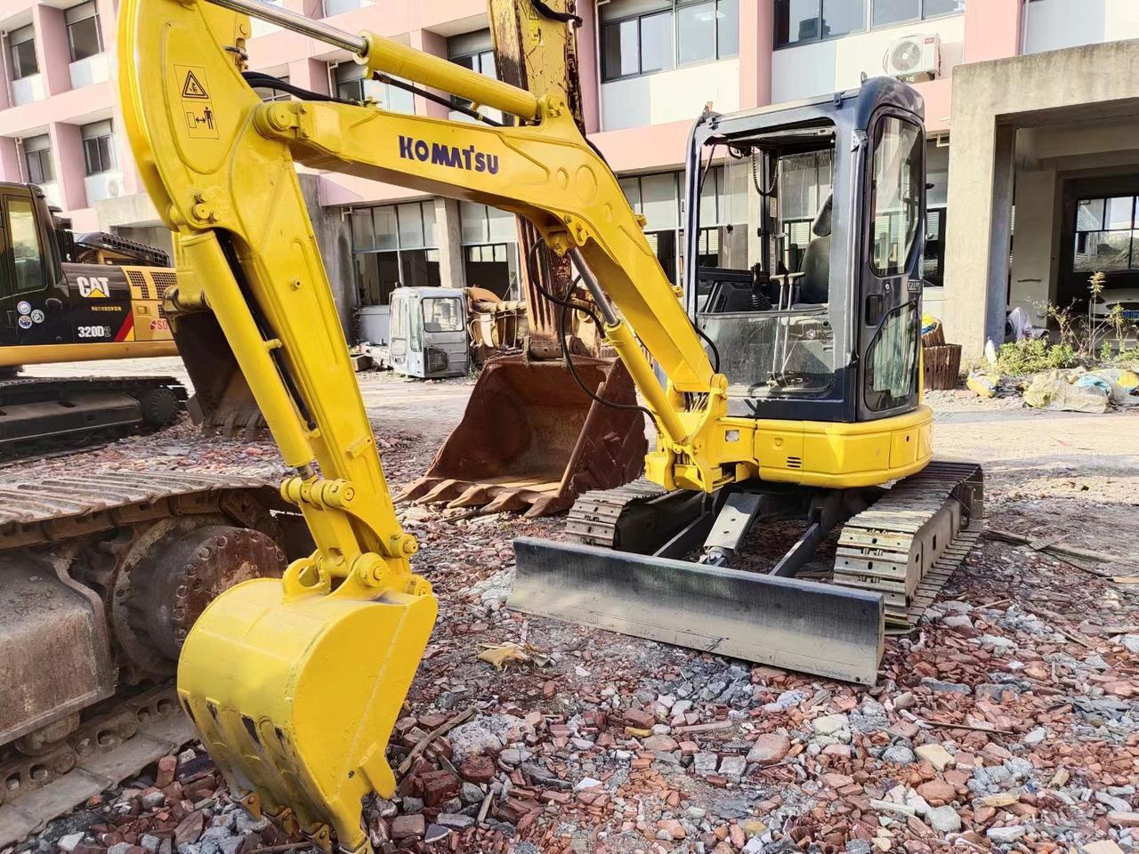 KOMATSU PC35 PC40 PC50 PC55 P60 - Mini excavator: picture 1 KOMATSU PC35 PC40 PC50 PC55 P60 - Mini excavator: picture 1
