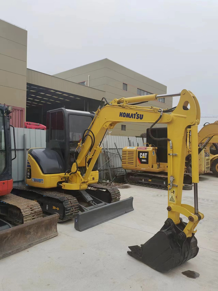 KOMATSU PC40MR - Mini excavator: picture 1 KOMATSU PC40MR - Mini excavator: picture 1