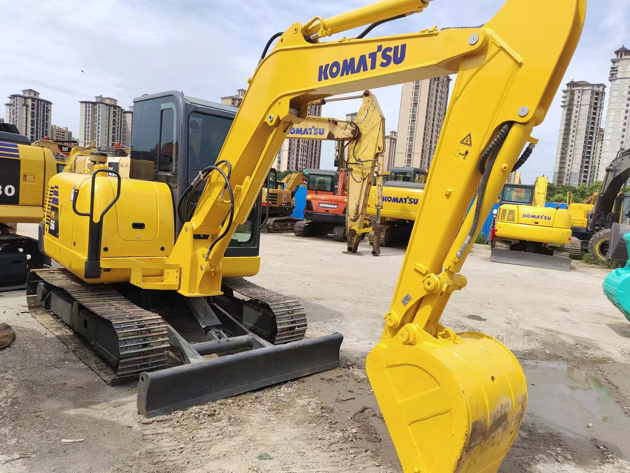 KOMATSU PC56-7 - Mini excavator: picture 2 KOMATSU PC56-7 - Mini excavator: picture 2