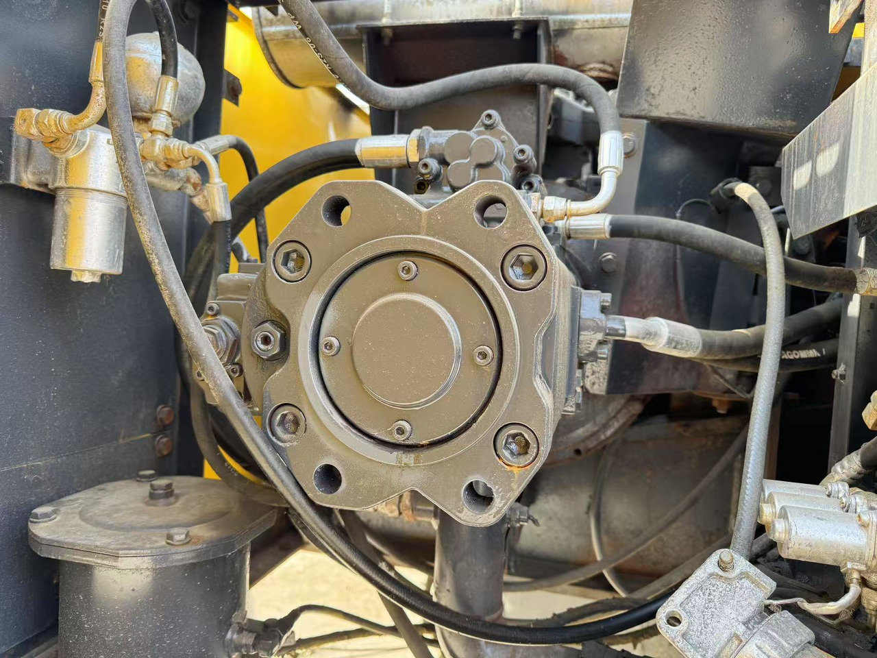 SUMITOMO SH200 - Crawler excavator: picture 4 SUMITOMO SH200 - Crawler excavator: picture 4