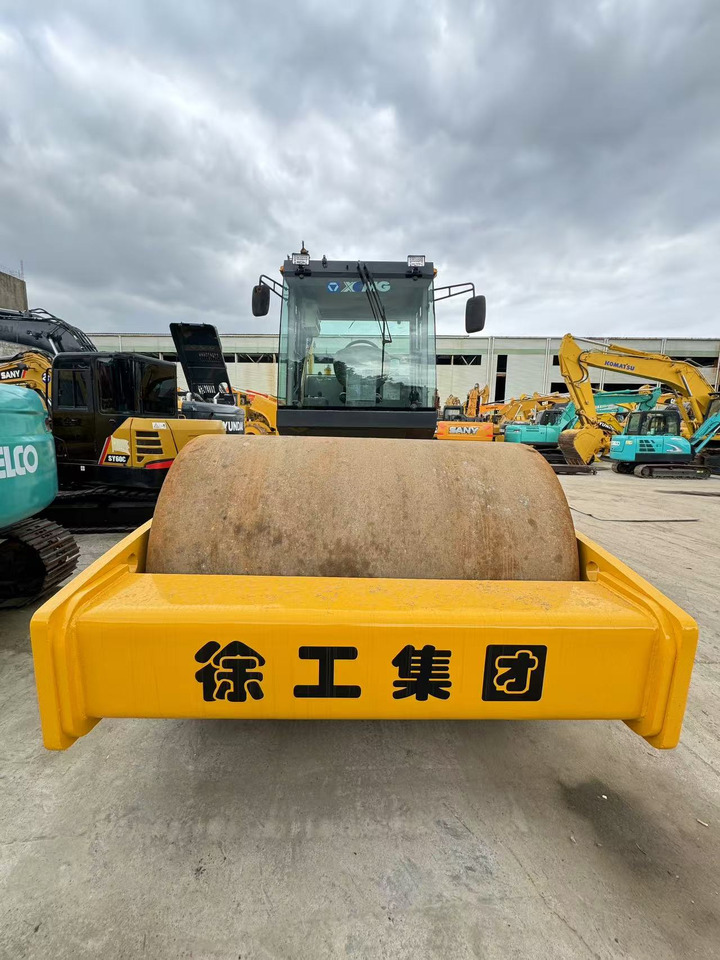 XCMG XS222J - Compactor: picture 4 XCMG XS222J - Compactor: picture 4
