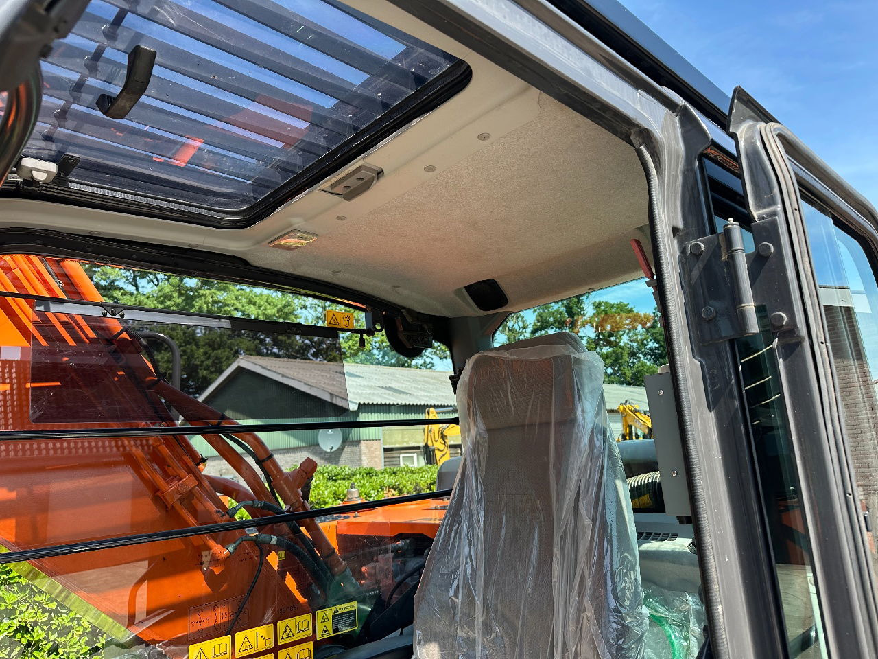 Crawler excavator Hitachi ZH210LC-5B: picture 13