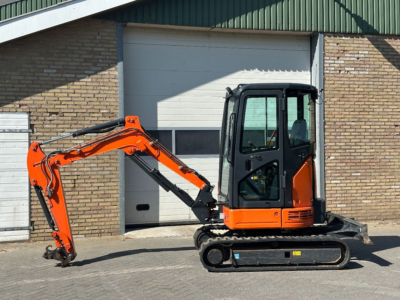 Hitachi ZX26U-6CR - Mini excavator: picture 2 Hitachi ZX26U-6CR - Mini excavator: picture 2