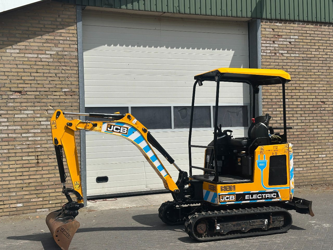 JCB 19c-1 E 100 elektrisch - Mini excavator: picture 1 JCB 19c-1 E 100 elektrisch - Mini excavator: picture 1
