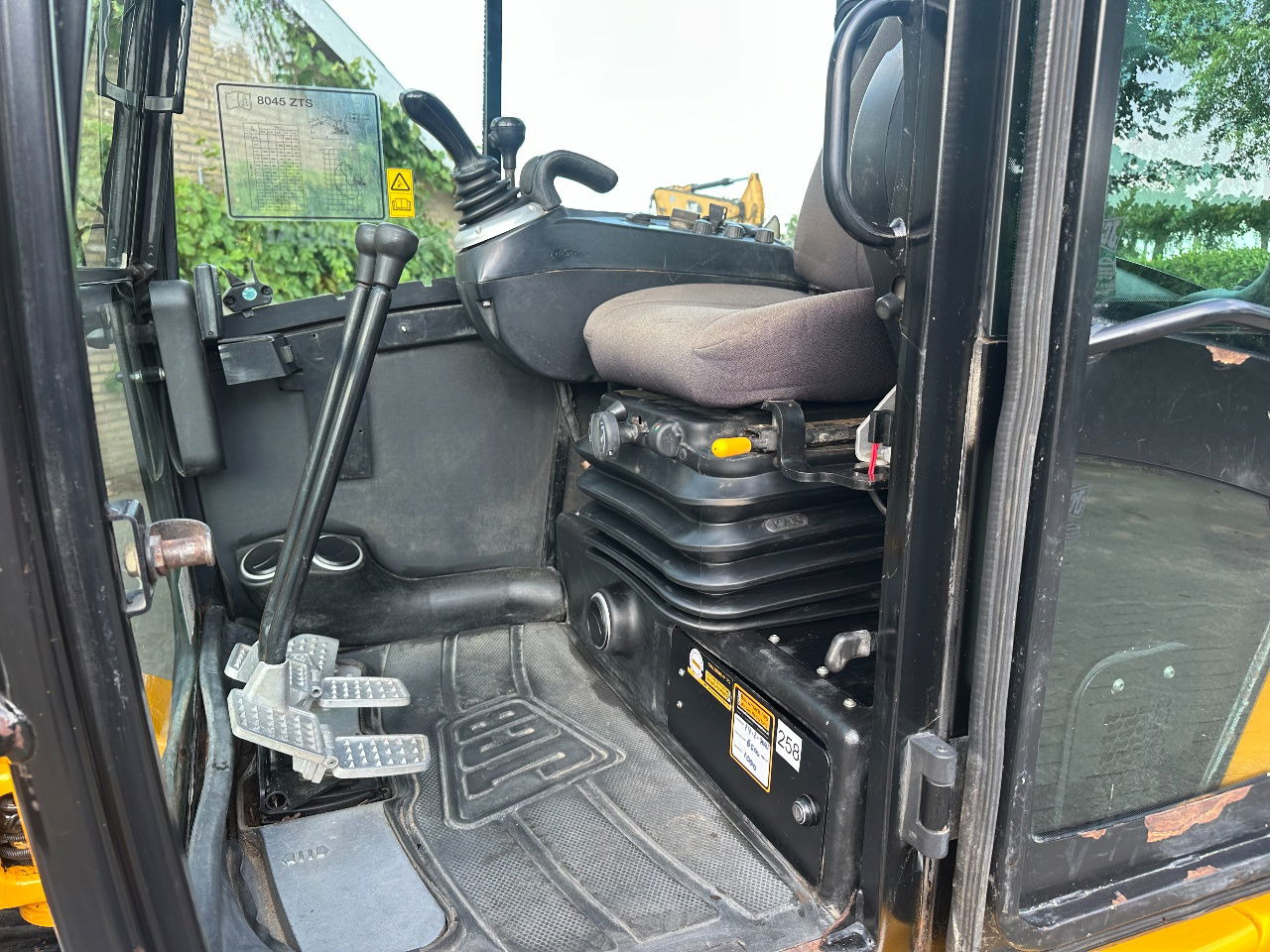 Mini excavator JCB 8045 ZTS: picture 7