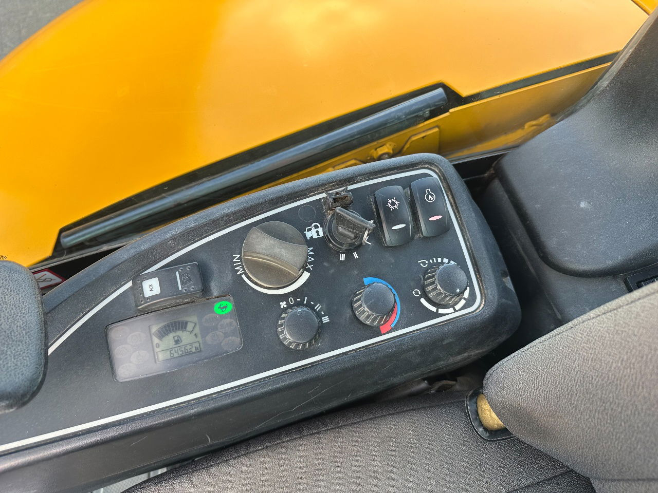 Mini excavator JCB 8045 ZTS: picture 10