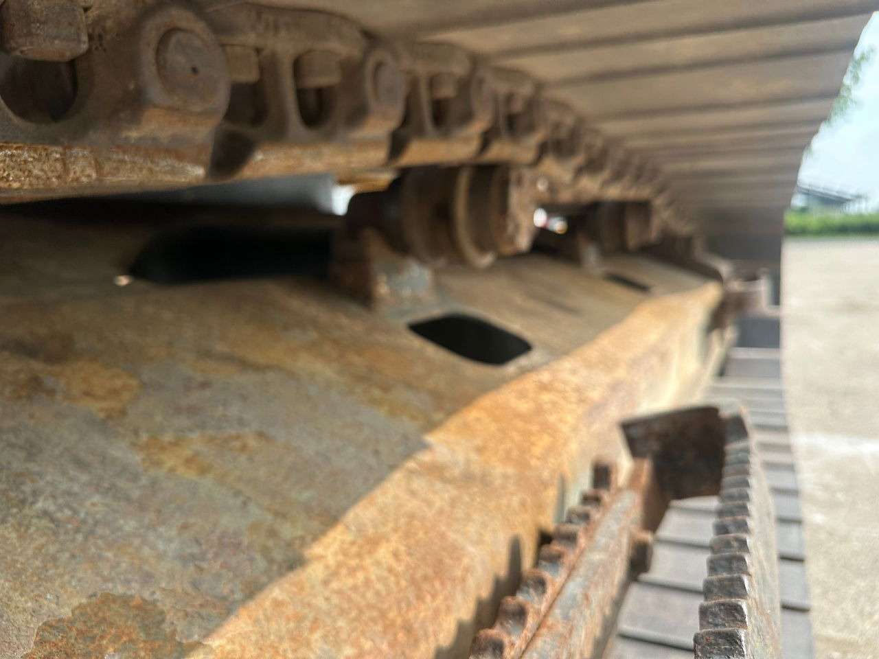 Crawler excavator Liebherr R906: picture 23