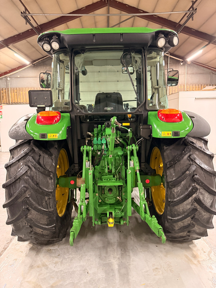 John Deere 5820 - Farm tractor: picture 4 John Deere 5820 - Farm tractor: picture 4