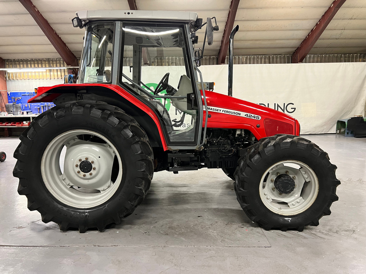 Massey Ferguson 4245 - Farm tractor: picture 5 Massey Ferguson 4245 - Farm tractor: picture 5