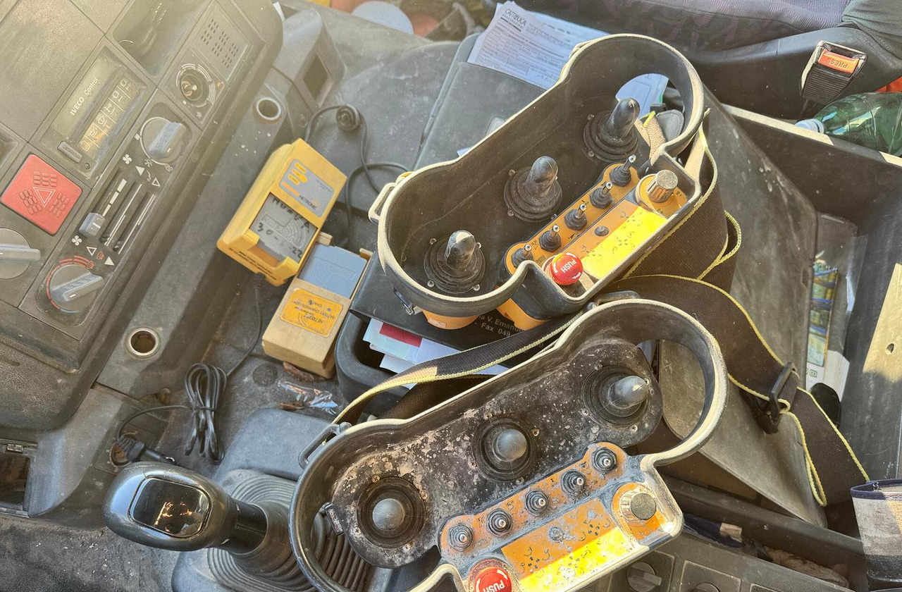 Betonpompa CIFA Iveco Trakker 410E44 - Mixer pump truck: picture 4 Betonpompa CIFA Iveco Trakker 410E44 - Mixer pump truck: picture 4