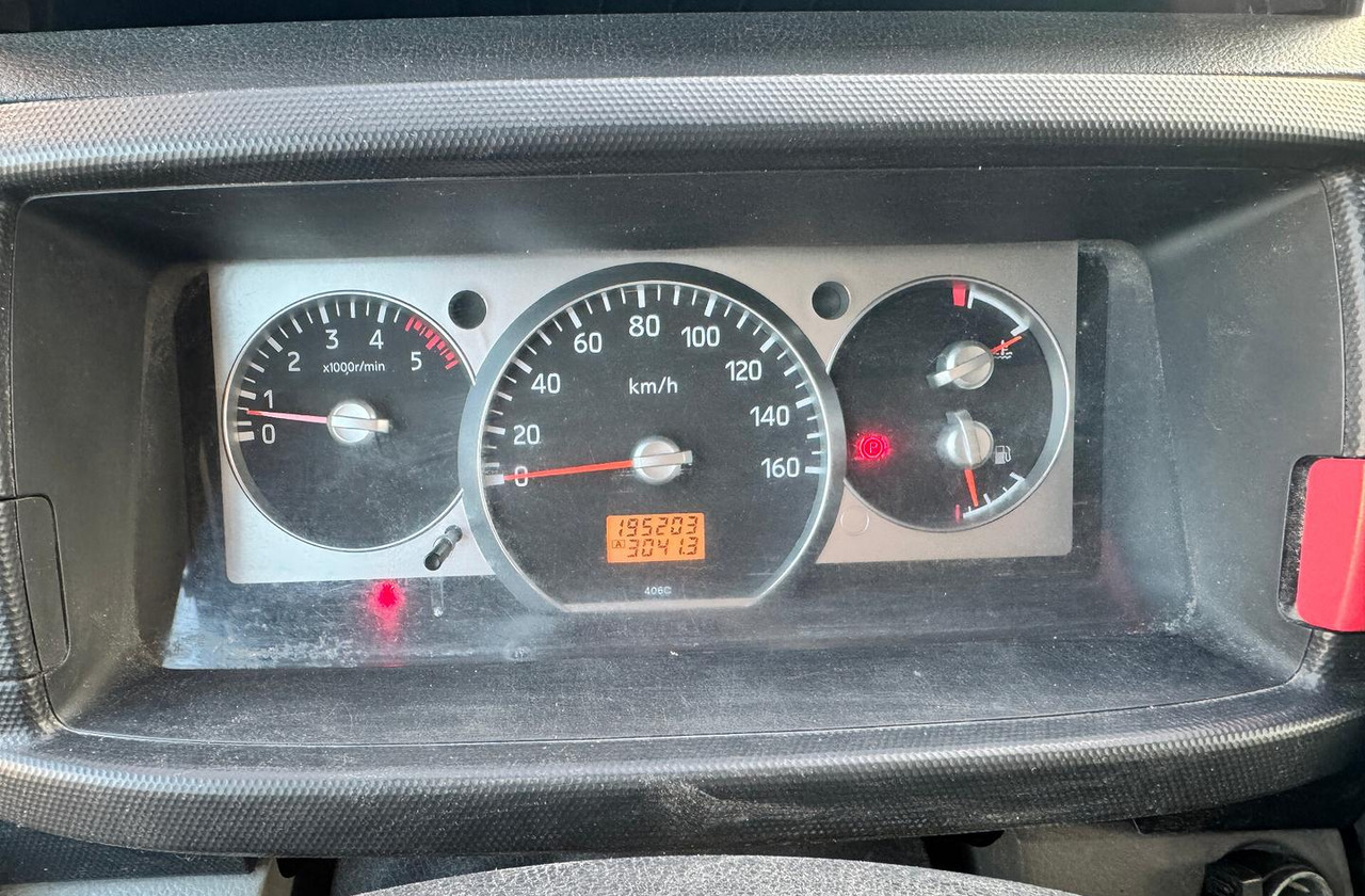 - Curtainsider truck: picture 5 - Curtainsider truck: picture 5