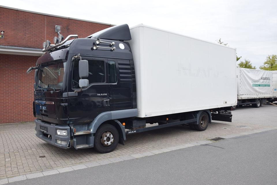 MAN TGL 8.250 Koffer 6,10m Klima AHK Standh Tempomat - Box truck: picture 1 MAN TGL 8.250 Koffer 6,10m Klima AHK Standh Tempomat - Box truck: picture 1