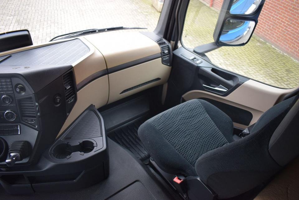 Tractor unit Mercedes-Benz Actros 1843 Stream Space Kipphydraulik Klima: picture 20 Tractor unit Mercedes-Benz Actros 1843 Stream Space Kipphydraulik Klima: picture 20
