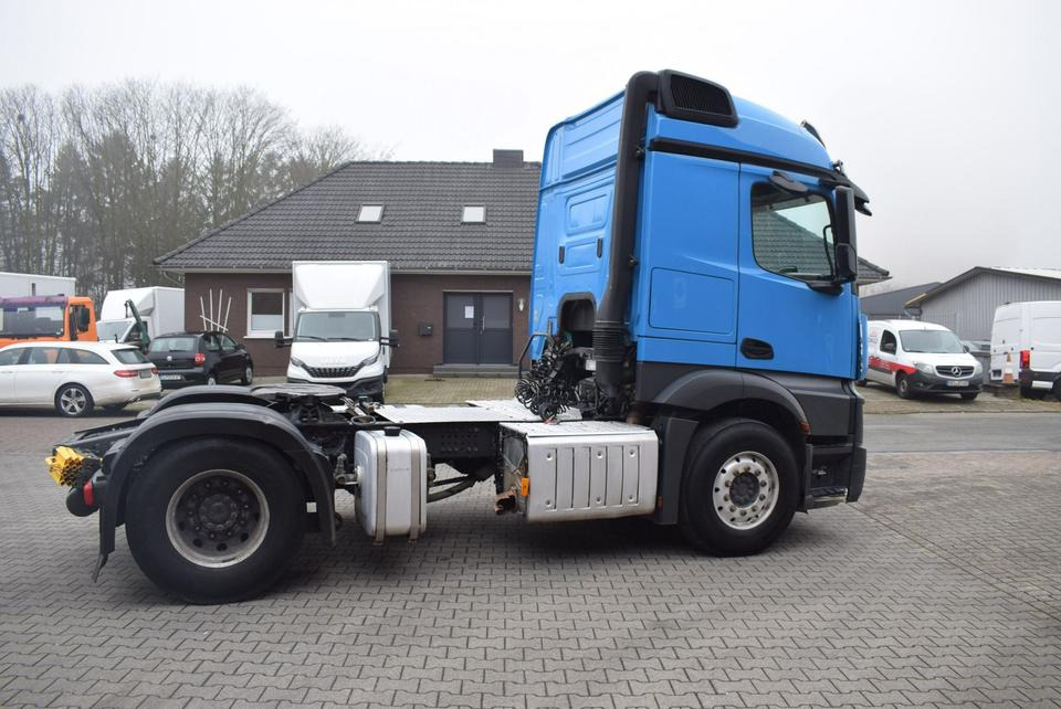 Tractor unit Mercedes-Benz Actros 1843 Stream Space Kipphydraulik Klima: picture 9 Tractor unit Mercedes-Benz Actros 1843 Stream Space Kipphydraulik Klima: picture 9